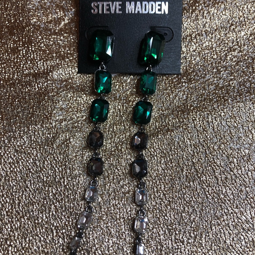 Steve Madden green/black/clear stone fancy long earrings
